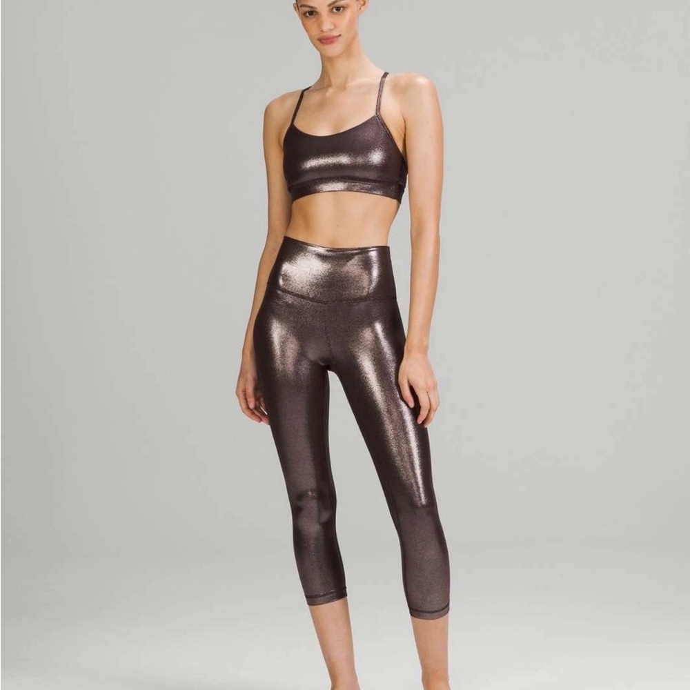 NWT Lululemon Athletica Shimmering Bronze Leggings
Women’s Size: 18